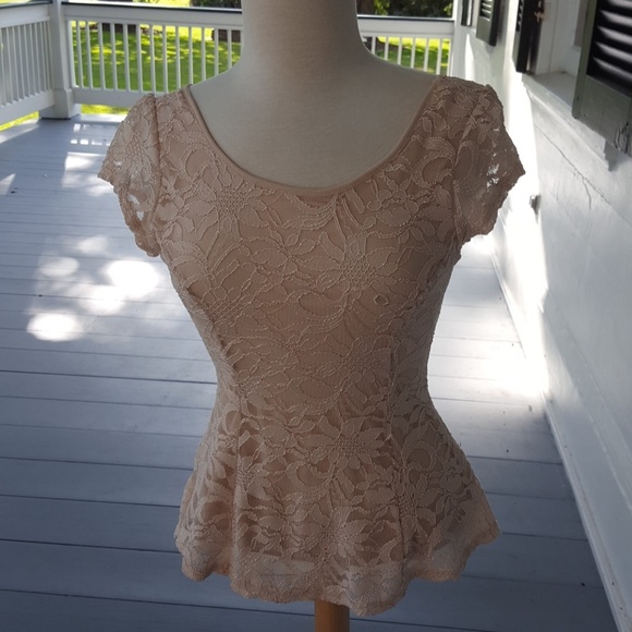 Boutique cream lace dressy top - Picture 7 of 7